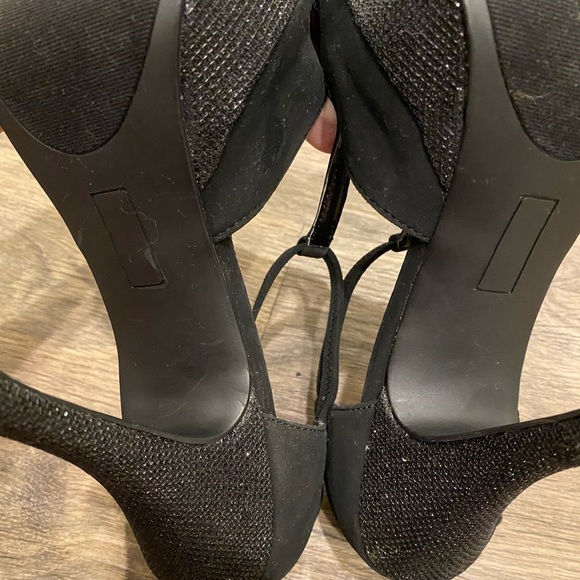 Charming Charlie Bow Heels - Picture 5 of 7